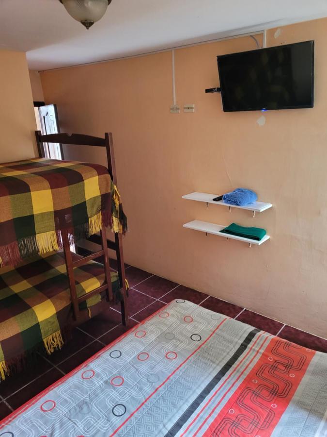 Hostal Haziel Салинас Экстерьер фото