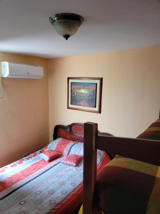 Hostal Haziel Салинас Экстерьер фото