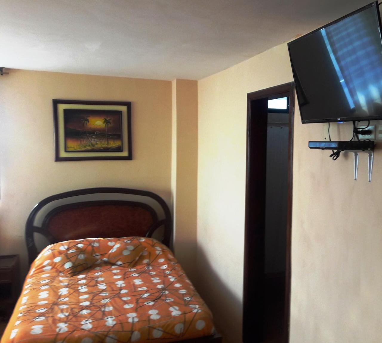 Hostal Haziel Салинас Экстерьер фото
